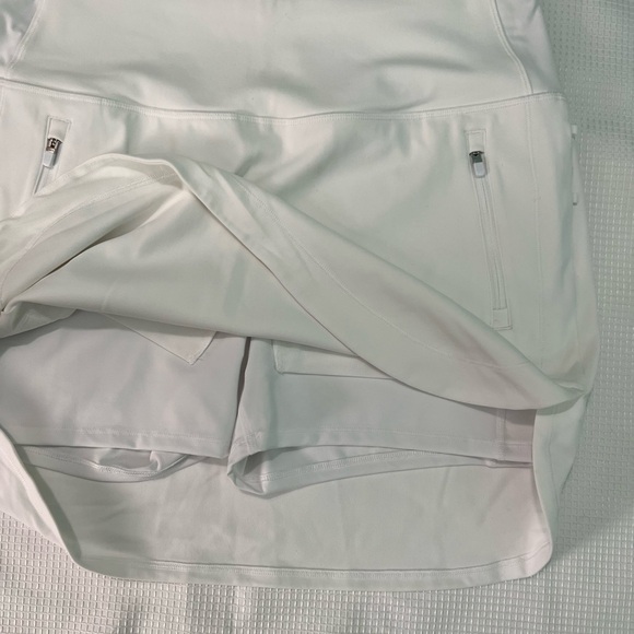 ATHLETA FAIRWAY GOLF SKORT 16" - Picture 5 of 7